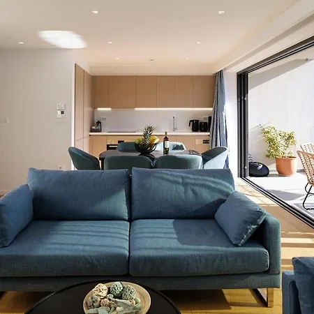 Luxurious Apartment *
